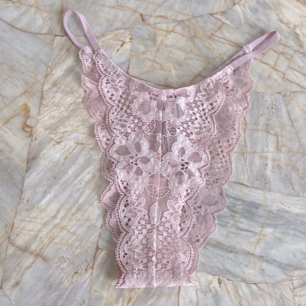 Victoria’s Secret Lingrie Vintage Gorgeous Panties Thong Cheeky Lace‎ Satin Rare